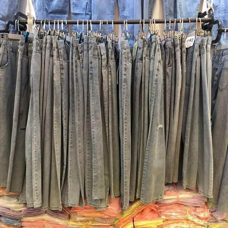 100-Pack Bulk Buy Jeans, Clearance Clothes Insanely Low Prices, Style and Size & Color Match Randomly