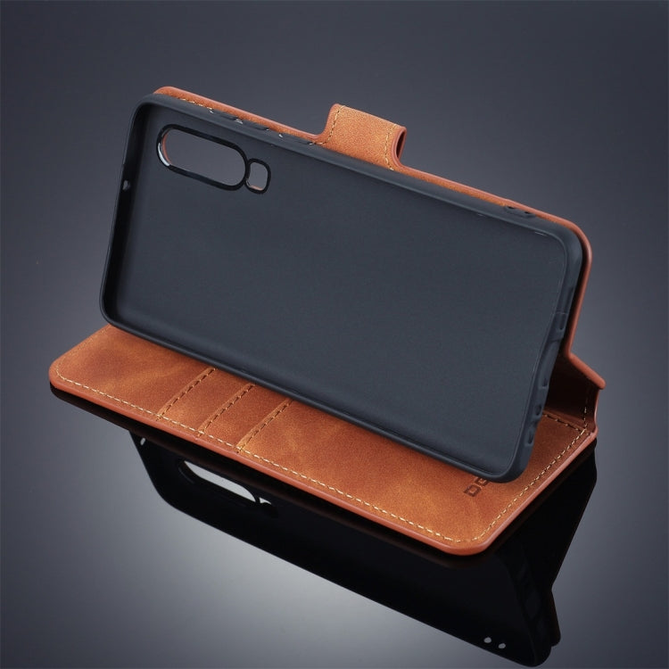 DG.MING Retro Oil Side Horizontal Flip Protective Case for Huawei P30, with Holder & Card Slots & Wallet