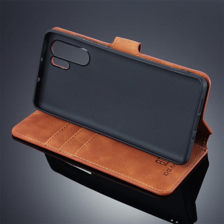 DG.MING Retro Oil Side Horizontal Flip Protective Case for Huawei P30 Pro, with Holder & Card Slots & Wallet My Store