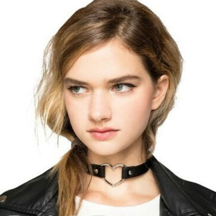 Japanese Harajuku PU Leather Heart Shape Punk Collar Fashion Female Choker Necklace, Random Color Delivery Reluova