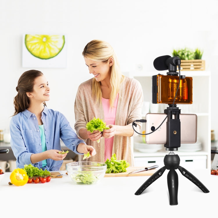 PULUZ Live Broadcast Smartphone Video Light Vlogger Kits with Microphone + LED Light + Tripod Mount + Phone Clamp Holder