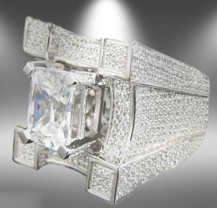 Men Luxurious Microencrusted Zircon Ring Reluova