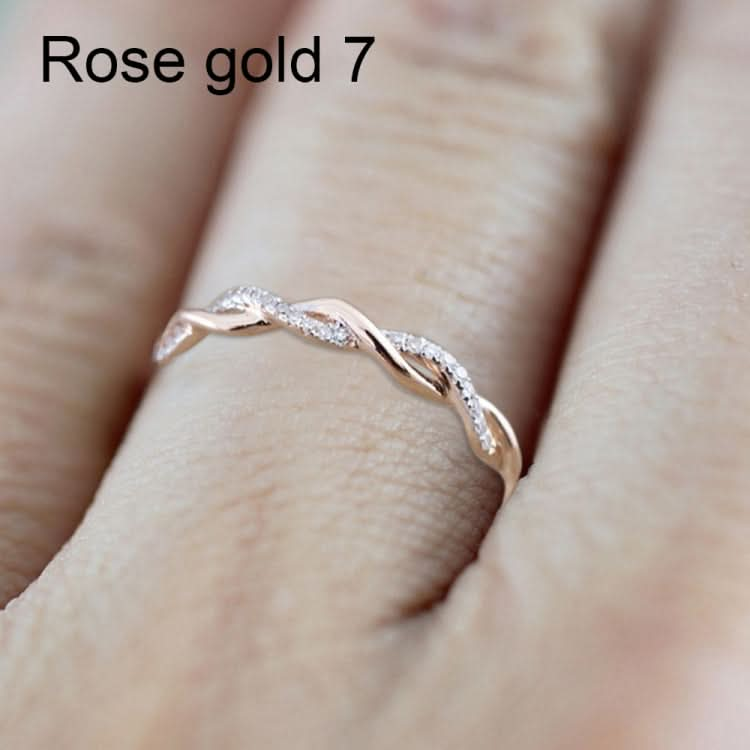 Woman Classical Cubic Zirconia Twist Shape Ring Reluova