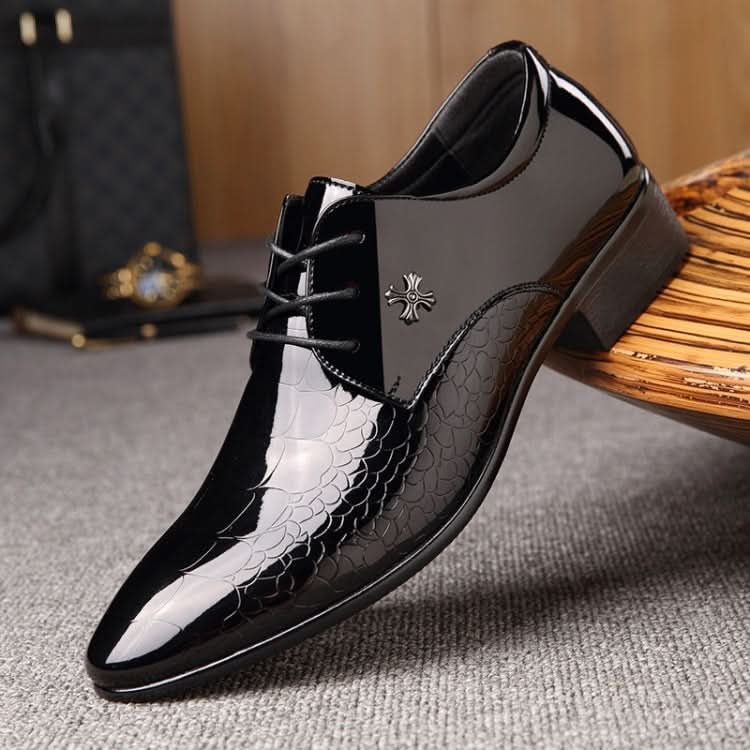 Men Pointed Glossy Crocodile Texture Leather Shoes Reluova