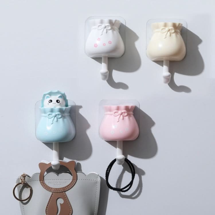 Lucky Cat Hook Free Punch Wall Hanging Wall Entrance Key Glue Hook Back Coat Storage Random Colour Delivery