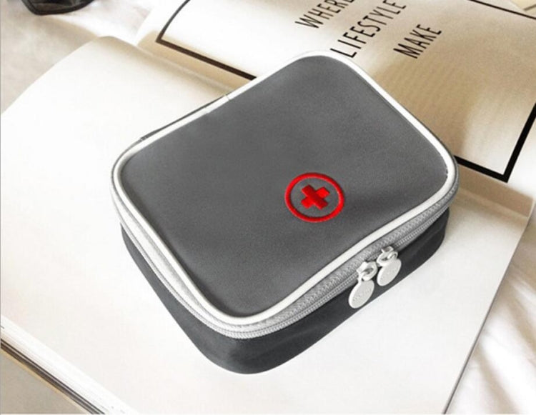 Cute Heart Mini Medicine Bag First Aid Medical Emergency Kits Organizer Outdoor Household Pill Bag, Size: 13x10x4cm