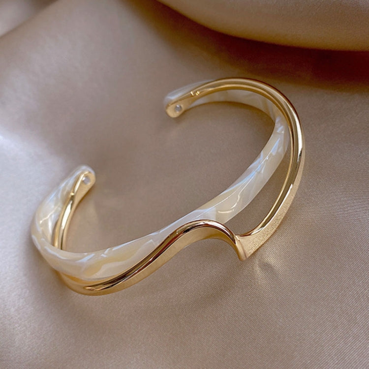 White Shell Plate Bracelet Curved Metal Hand Ornaments My Store