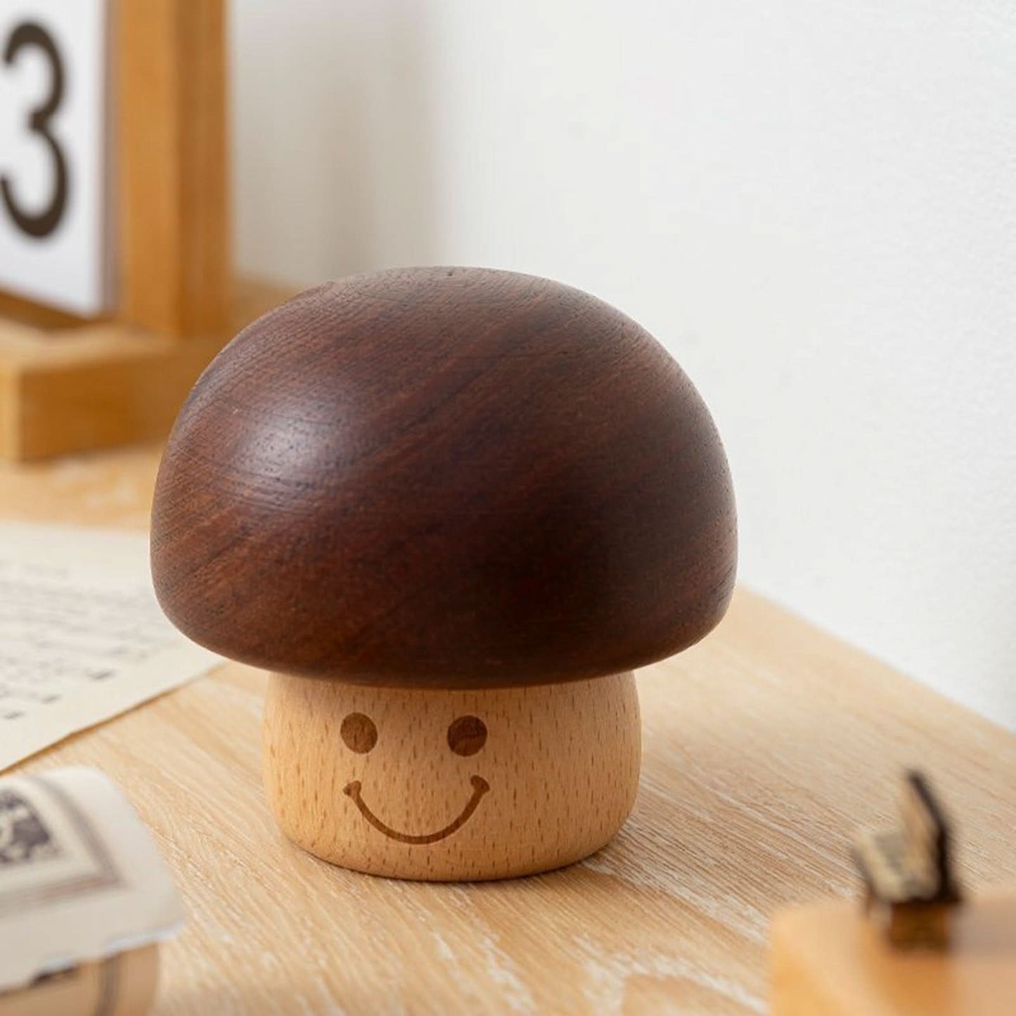 Wind-up Mushroom Music Box You Are My Sunshine Melody Mini Mechanical Wooden Musical Box Desktop Decoration Christmas Birthday Gift.